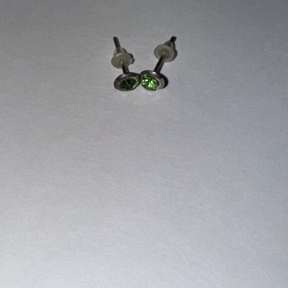 5 Mm Round Green Cz And Sterling Post Earrings - Picture 9 of 12